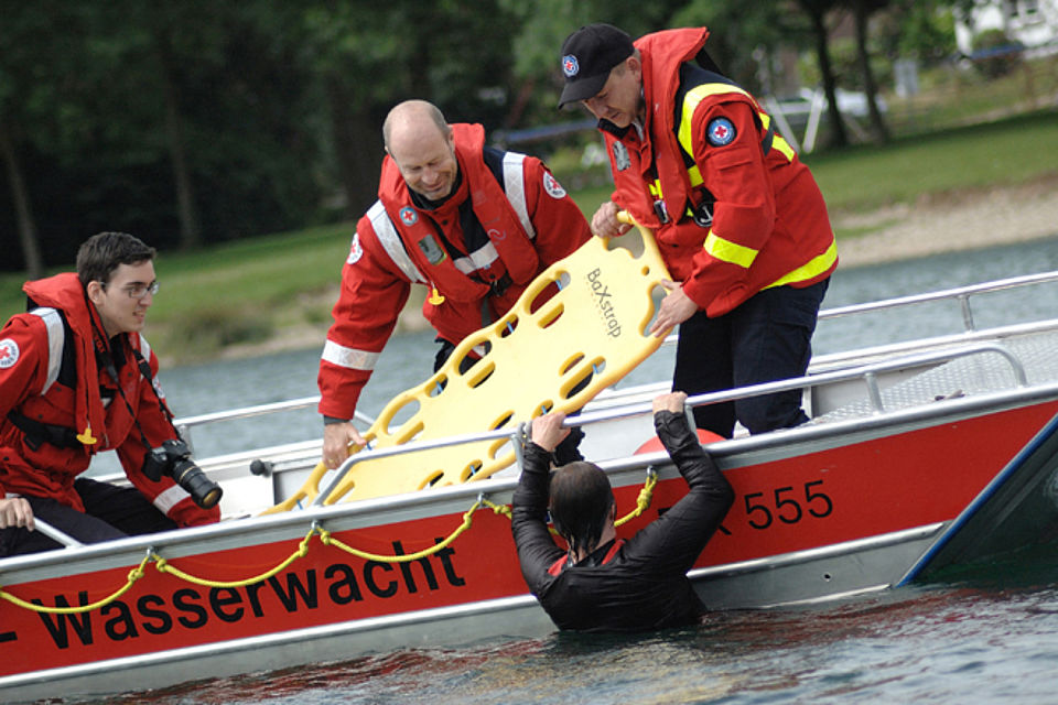 DRK-Journalistencamp Xanten Xanten “Brand auf einem Ausflugsdampfer“ DRK-Journalistencamp Xanten Xanten “Brand auf einem Ausflugsdampfer“
